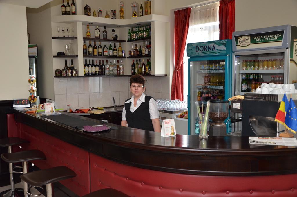 Hotel Restaurant La Conac Botiz Екстер'єр фото