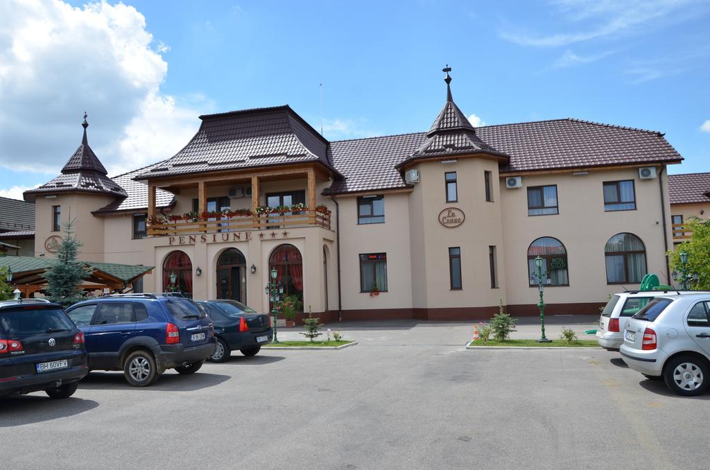Hotel Restaurant La Conac Botiz Екстер'єр фото